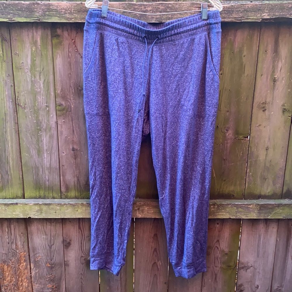 St. John Bay sweat pants sz. L
